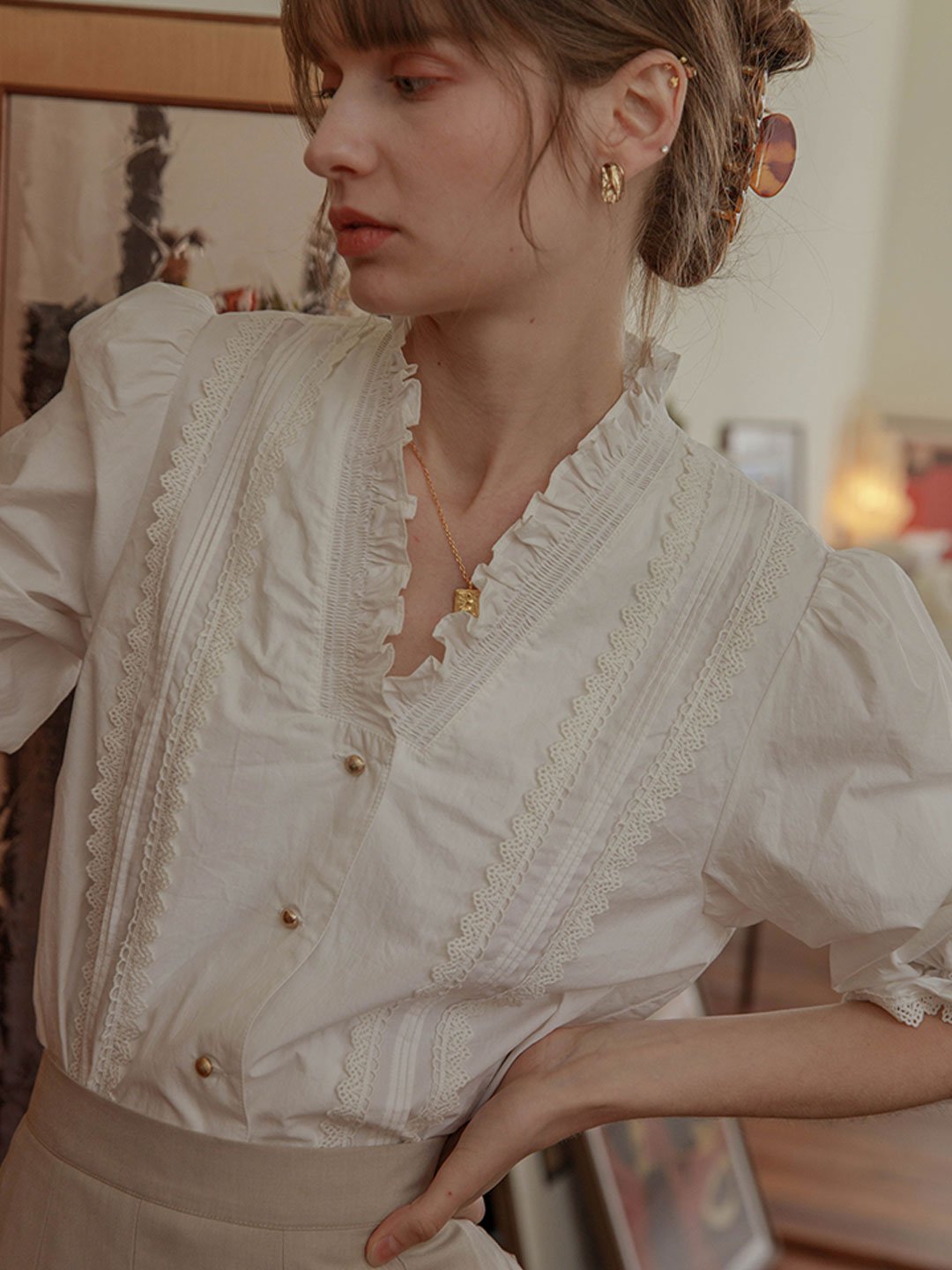 Cara V-neck Retro Lantern Sleeve Lace Blouse-Blue