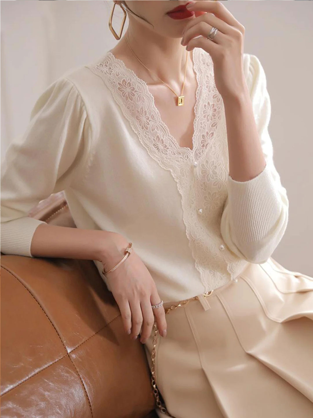 Elaine French Style V-Neck Lace Stitching Knitted Sweater-Black
