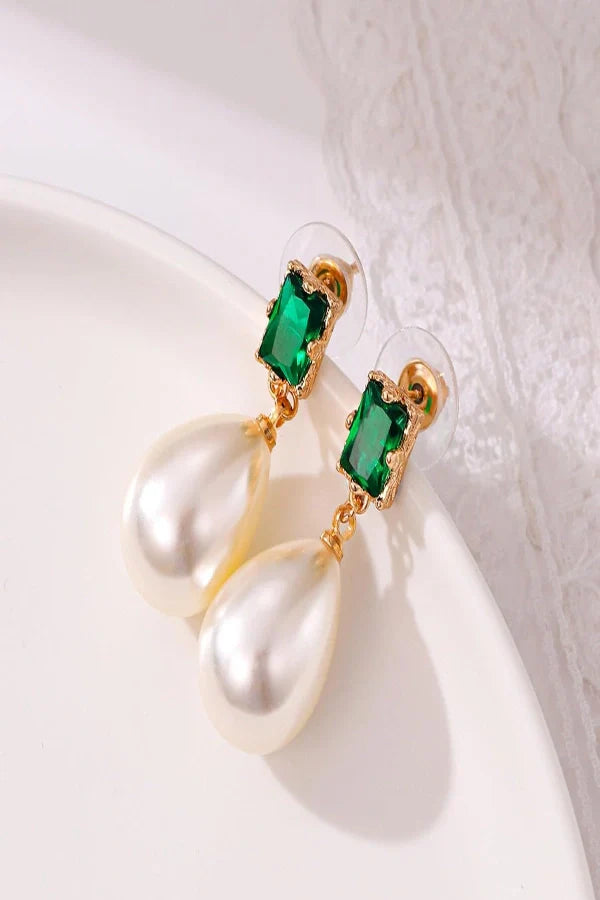 Tricia Pearl Earrings