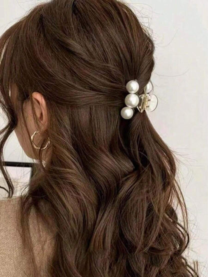 Pearl Hair Claw Clip Keeps Side Bangs Secure All Day