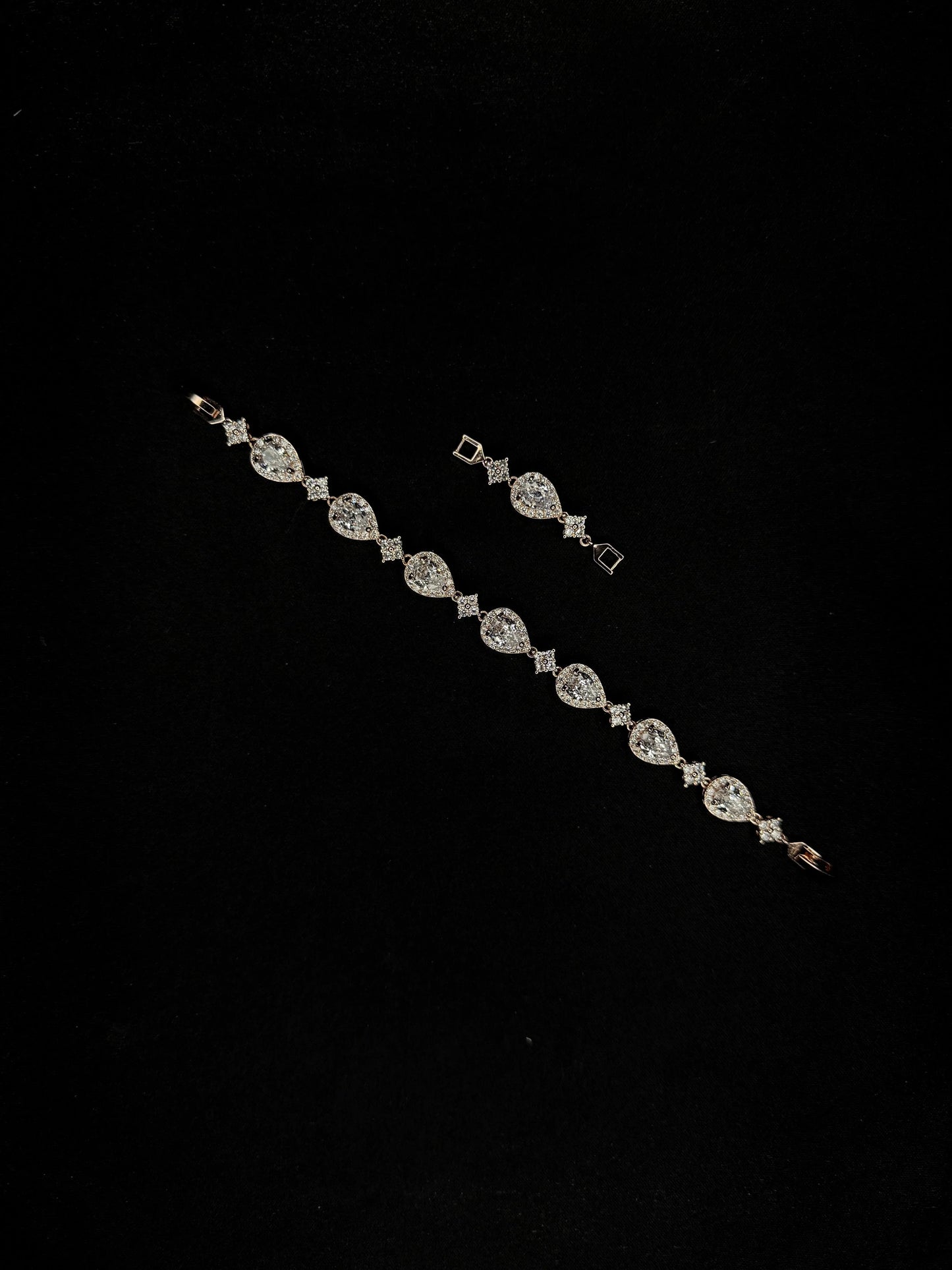 🚨 FLASH DEAL 🚨 Star Drop Bracelet