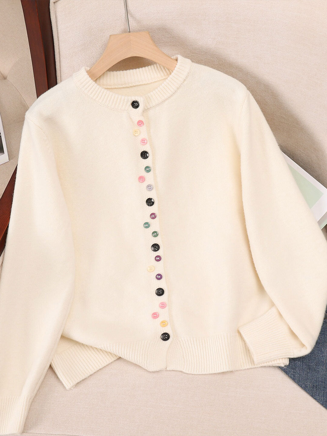 Aaliyah Classic Crew Neck Buttoned Knitted Cardigan-White