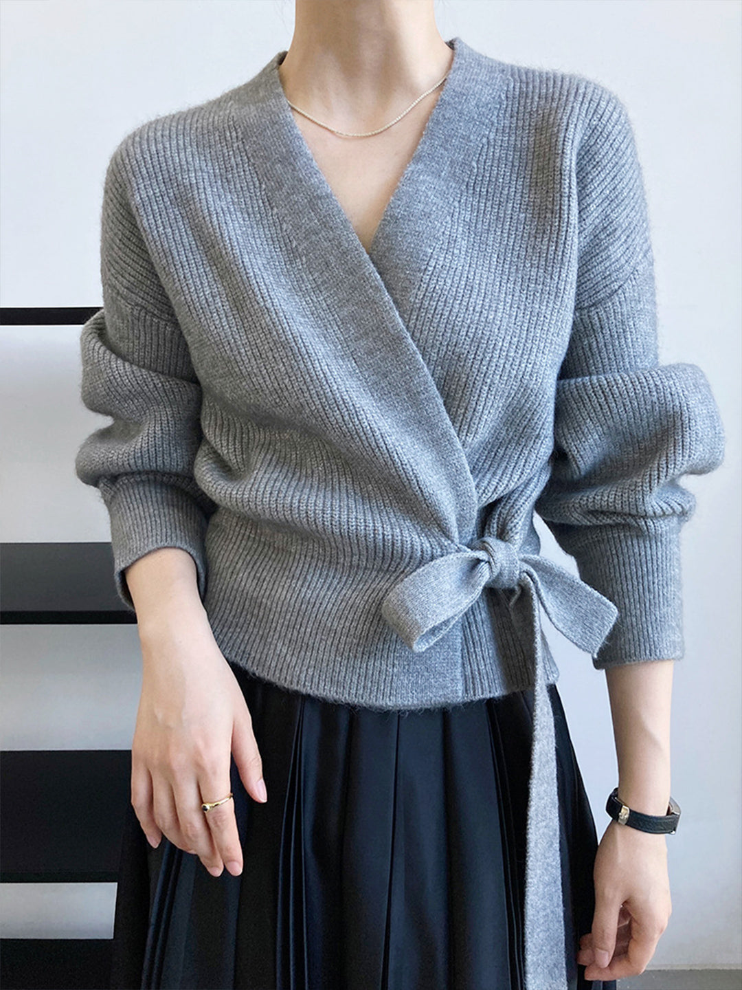 Emily Retro V-neck Knitted Cardiga-Beige