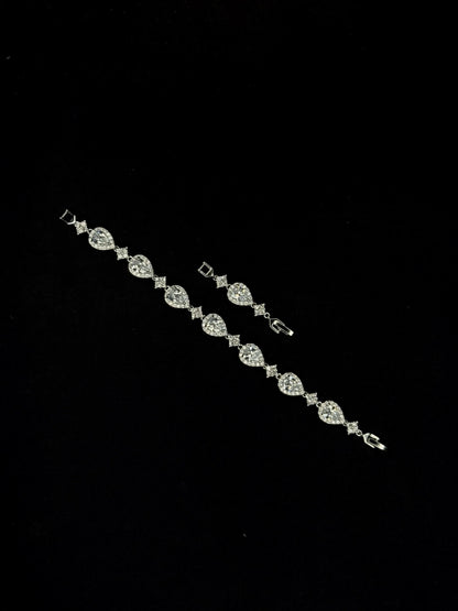 🚨 FLASH DEAL 🚨 Star Drop Bracelet