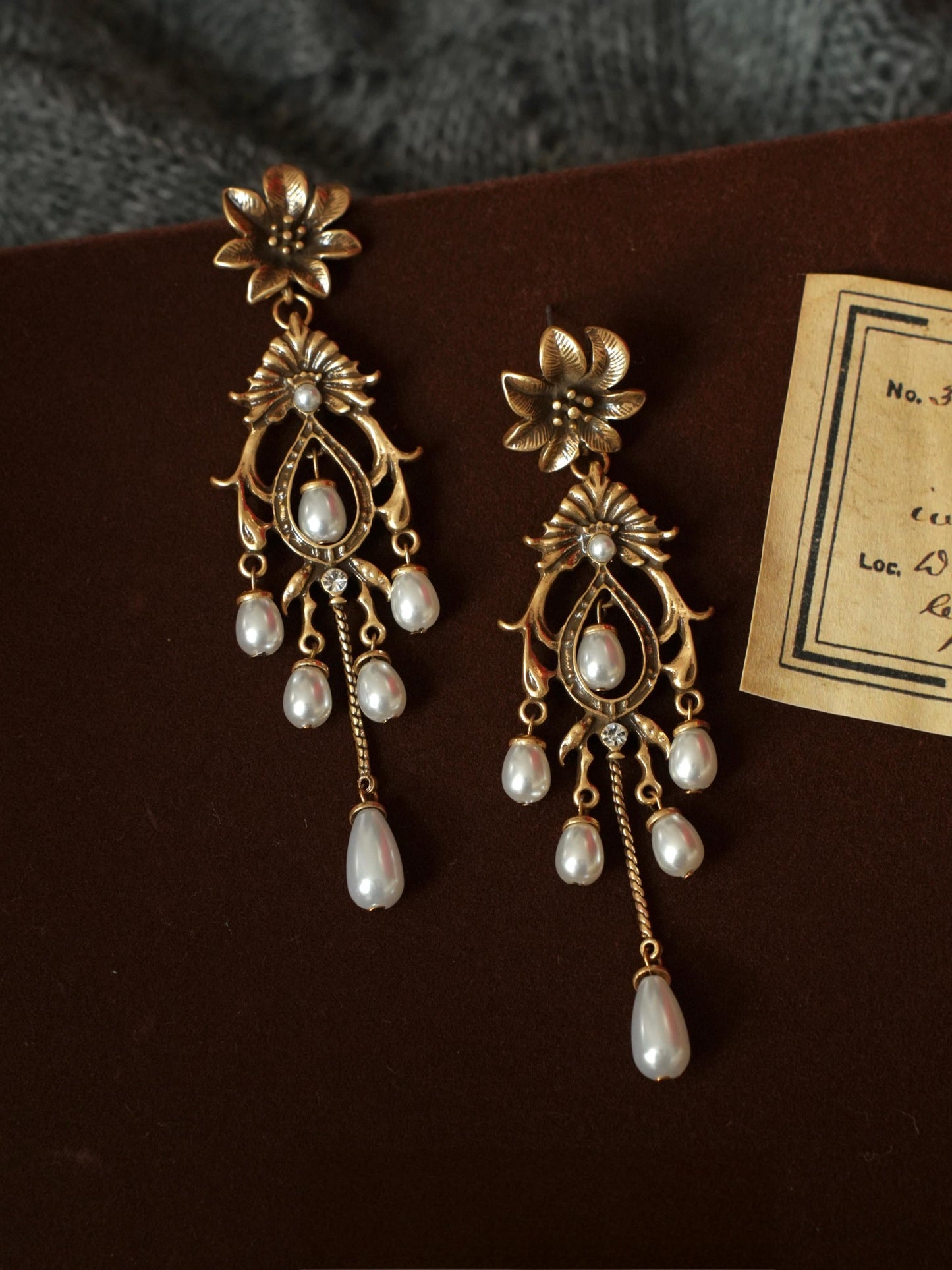 Brontë Earring