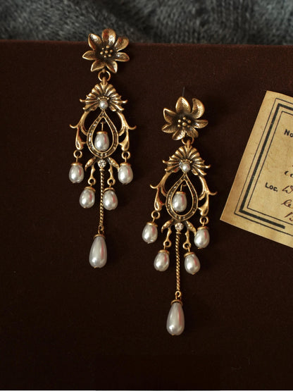 Brontë Earring