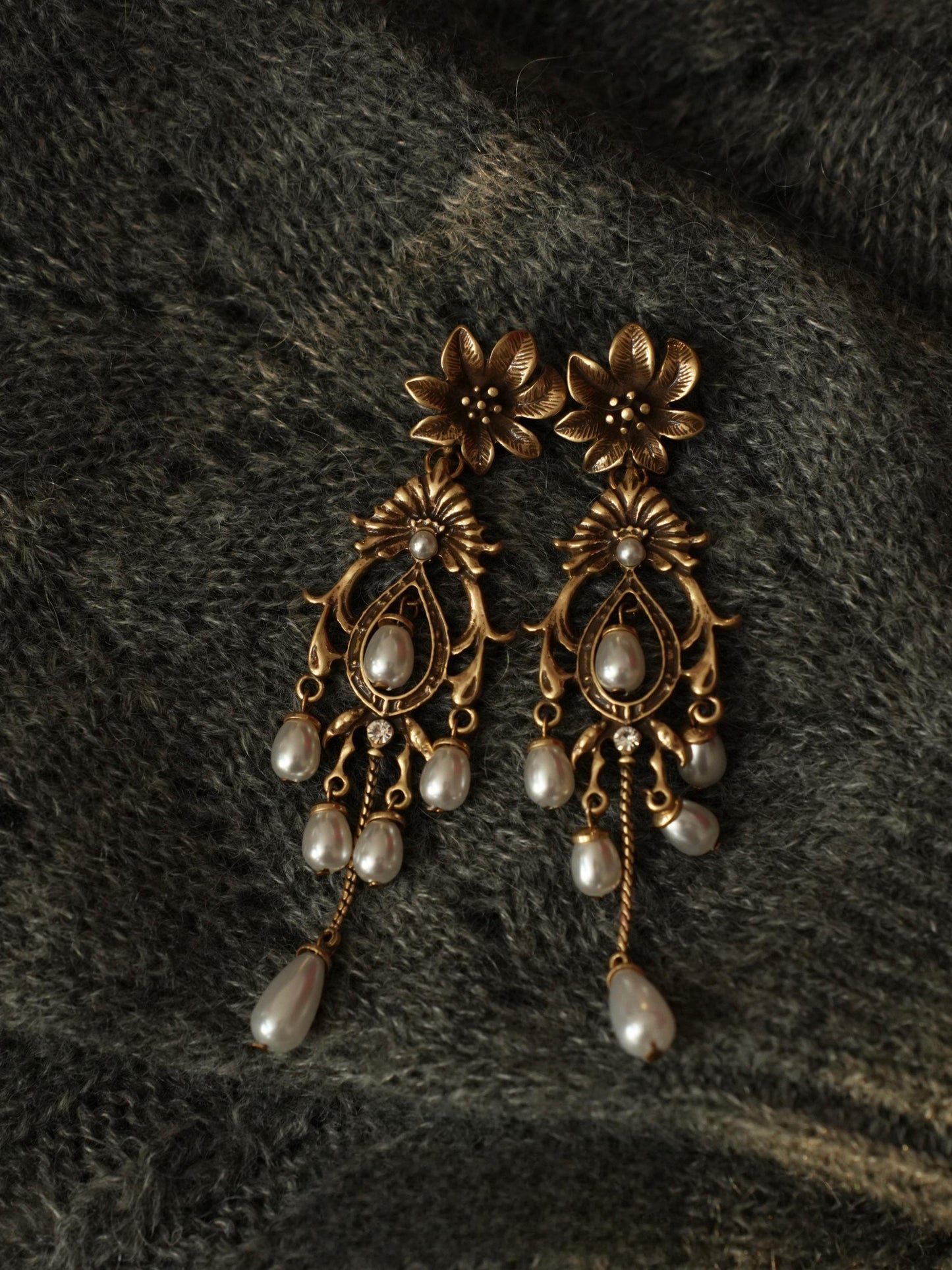 Brontë Earring