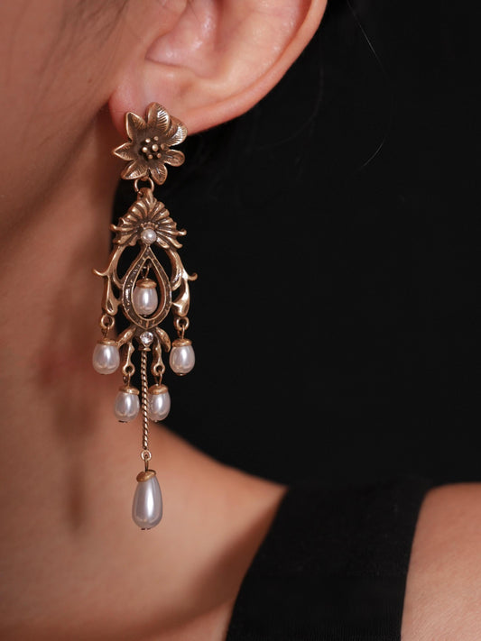 Brontë Earring