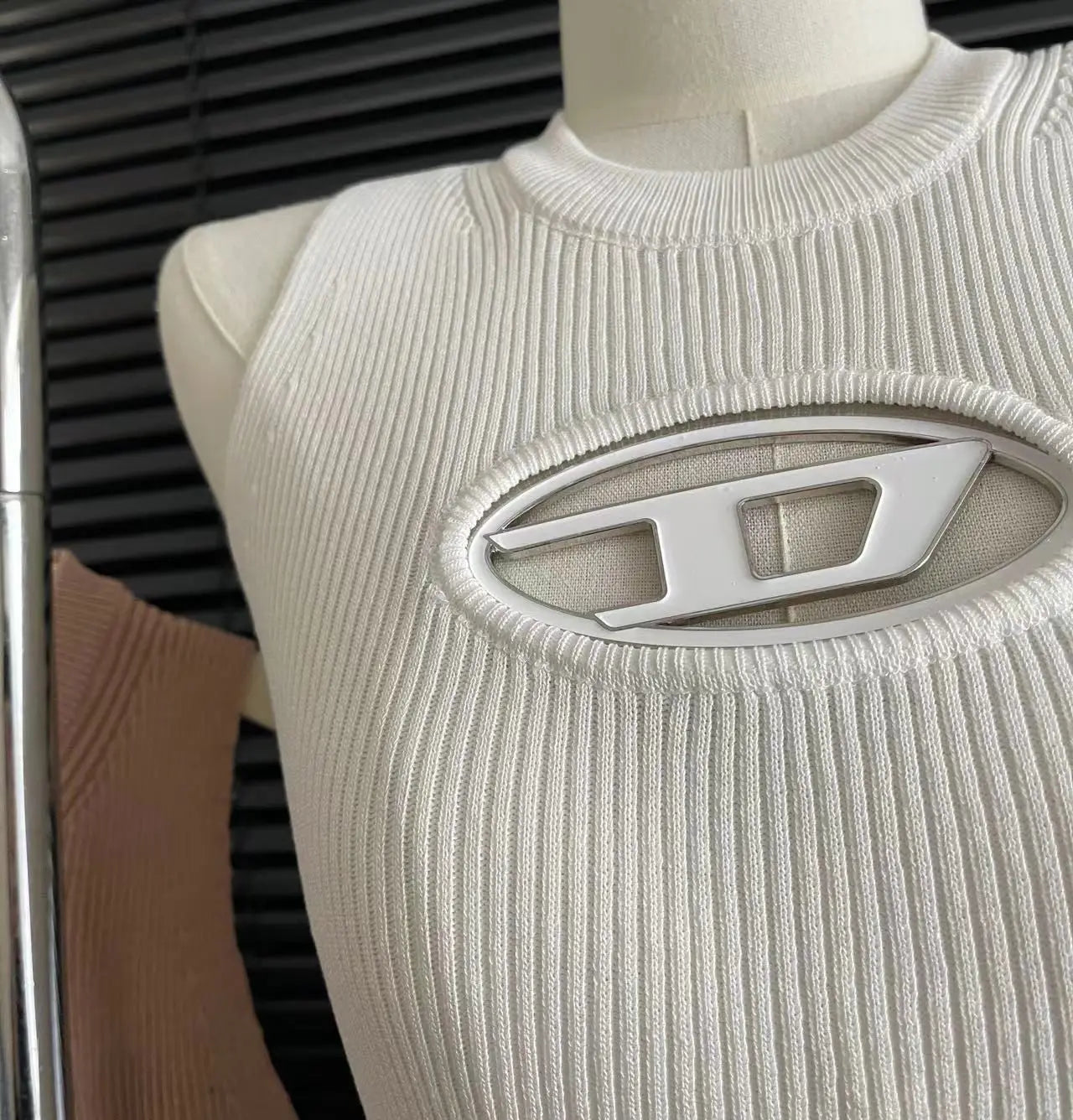 DressBetty - 2024 Edgy Y2K Hollowed Out Crop Top