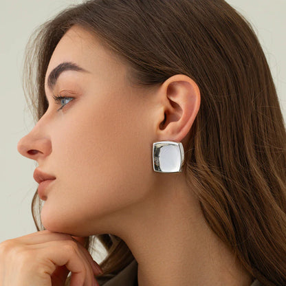 Luxe Allure - Minimalist Geometric Stud Earrings