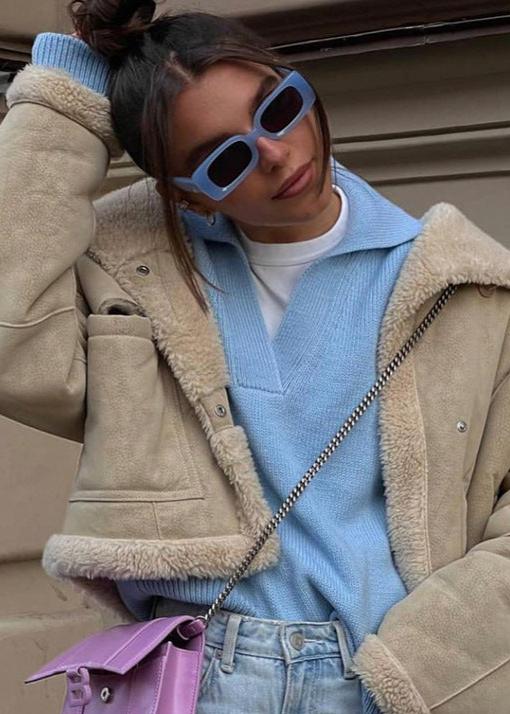 Blue CollaRed Pullover - Casual Sophistication