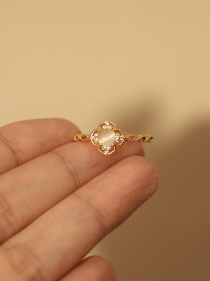 Clover Cat's Eye Stone Open Ring