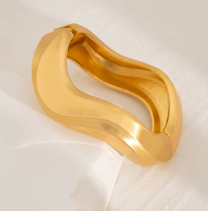 Bold Curve Cuffs Bracelet