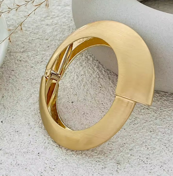 Bold Curve Cuffs Bracelet