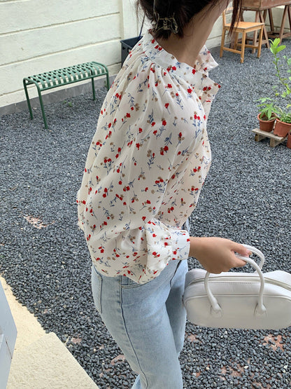 Adela Vintage Floral Print Crew Neck Blouse