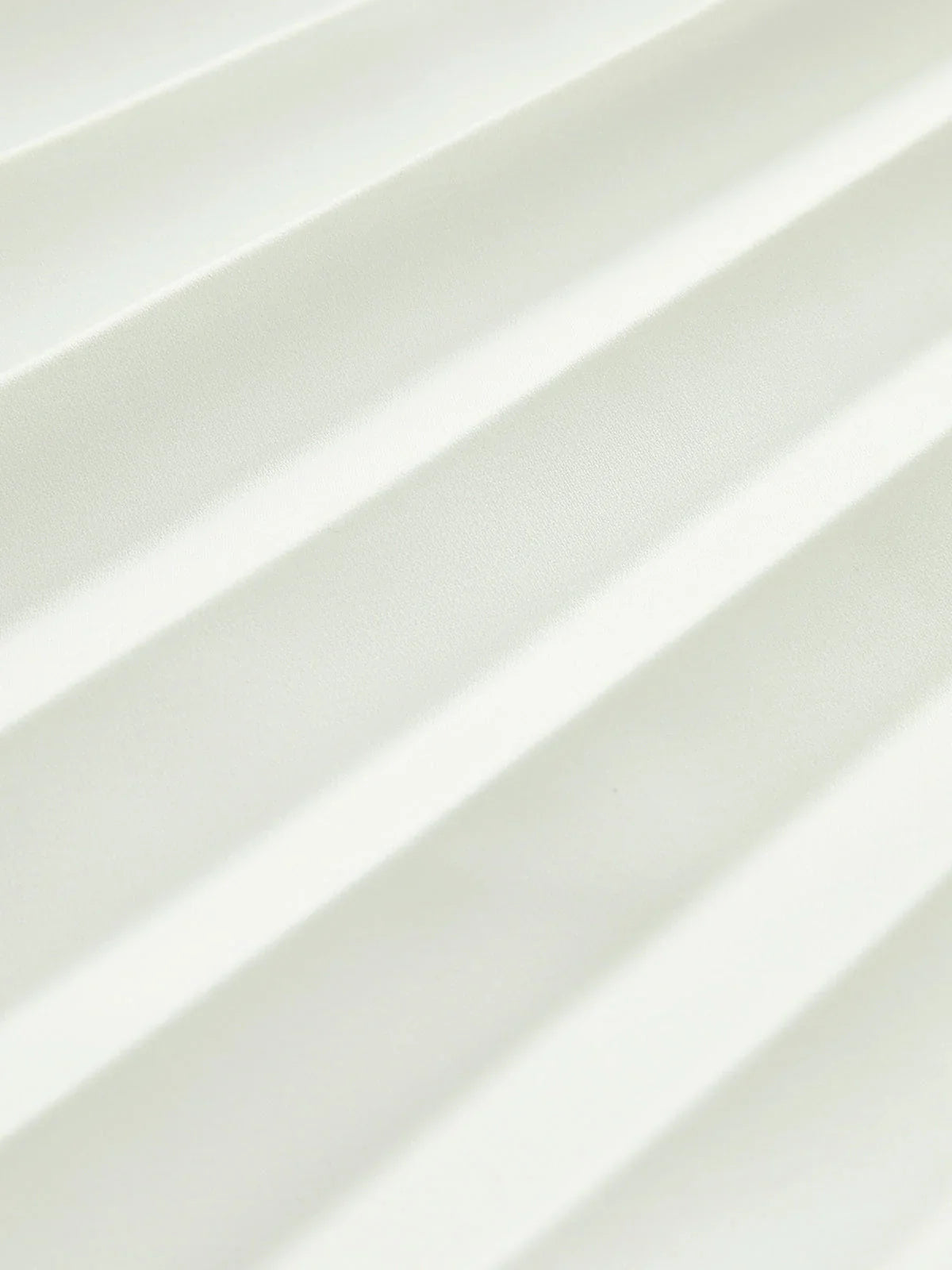 Thea - White